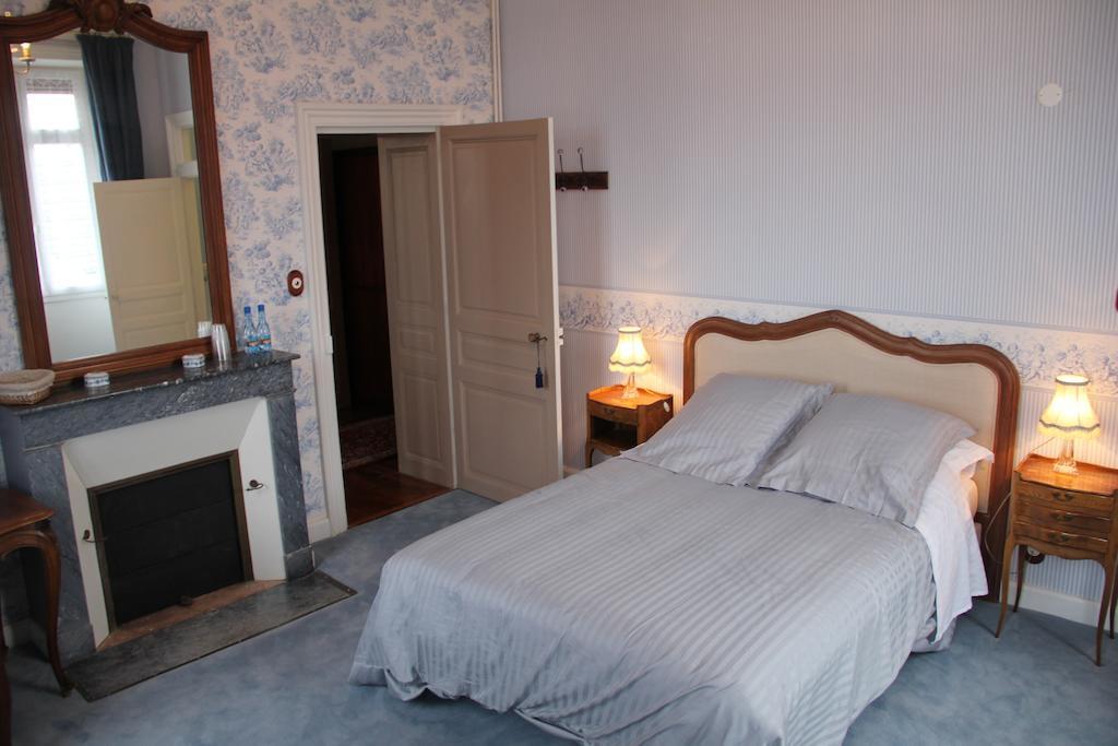 Chateau Lezat - Chambres D'Hotes La Souterraine Pokoj fotografie