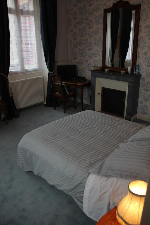 Chateau Lezat - Chambres D'Hotes La Souterraine Pokoj fotografie